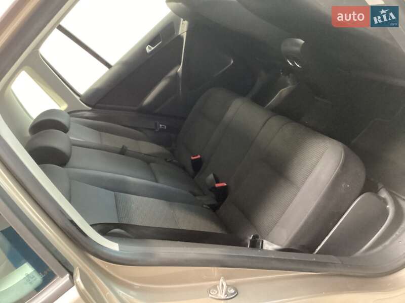 Позашляховик / Кросовер Volkswagen Tiguan 2015 в Долині