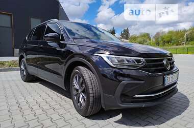 Внедорожник / Кроссовер Volkswagen Tiguan 2022 в Хмельницком