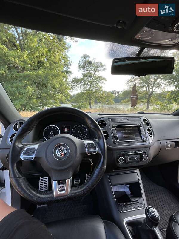 Позашляховик / Кросовер Volkswagen Tiguan 2015 в Черкасах