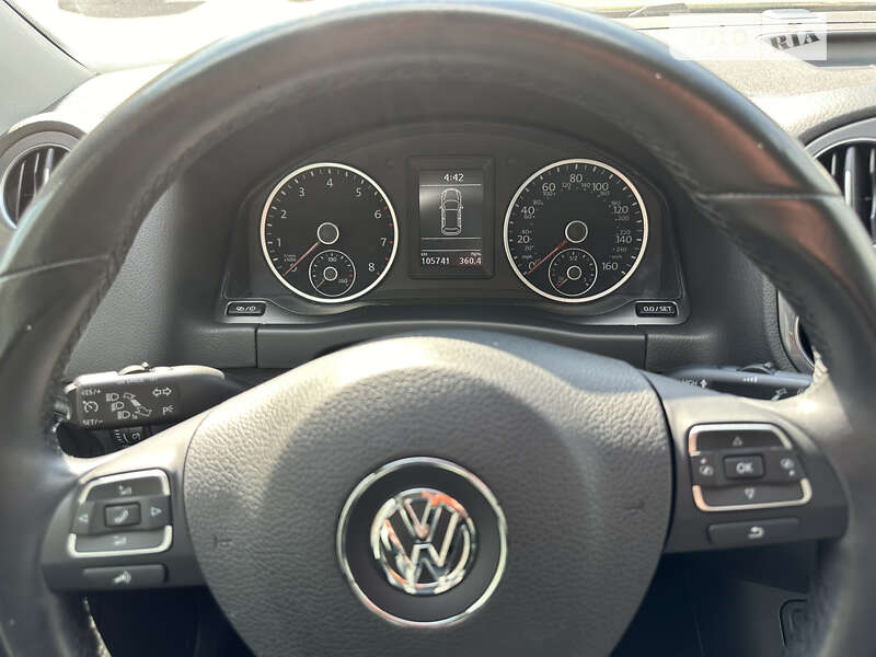 Позашляховик / Кросовер Volkswagen Tiguan 2016 в Рівному