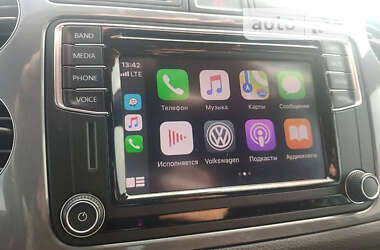 Позашляховик / Кросовер Volkswagen Tiguan 2015 в 
