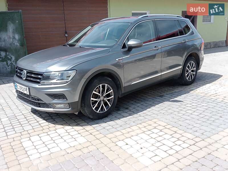 Внедорожник / Кроссовер Volkswagen Tiguan 2018 в Львове