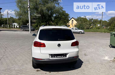 Внедорожник / Кроссовер Volkswagen Tiguan 2011 в Черновцах
