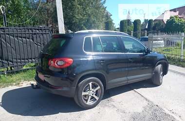 Внедорожник / Кроссовер Volkswagen Tiguan 2010 в Луцке