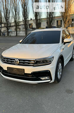 Позашляховик / Кросовер Volkswagen Tiguan 2016 в Києві