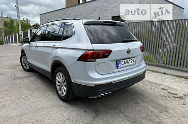 Внедорожник / Кроссовер Volkswagen Tiguan 2017 в Львове