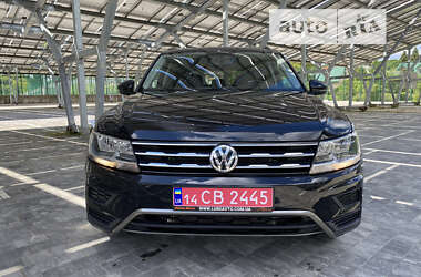 Внедорожник / Кроссовер Volkswagen Tiguan 2018 в Львове