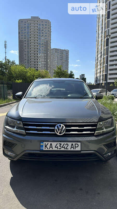 Внедорожник / Кроссовер Volkswagen Tiguan 2018 в Киеве