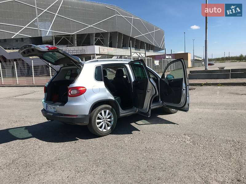 Позашляховик / Кросовер Volkswagen Tiguan 2010 в Львові фото 9 Позашляховик / Кросовер Volkswagen Tiguan 2010 в Львові