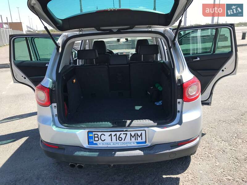 Позашляховик / Кросовер Volkswagen Tiguan 2010 в Львові фото 11 Позашляховик / Кросовер Volkswagen Tiguan 2010 в Львові