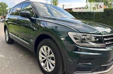 Внедорожник / Кроссовер Volkswagen Tiguan 2017 в Киеве