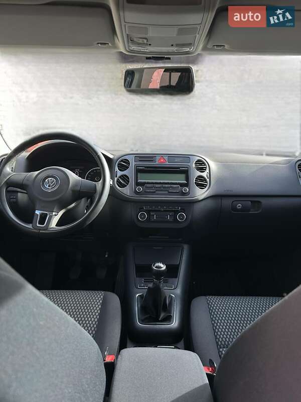 Внедорожник / Кроссовер Volkswagen Tiguan 2011 в Харькове