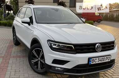 Позашляховик / Кросовер Volkswagen Tiguan 2017 в Золочеві