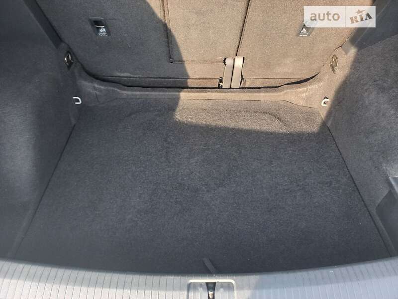 Внедорожник / Кроссовер Volkswagen Tiguan 2019 в Остроге