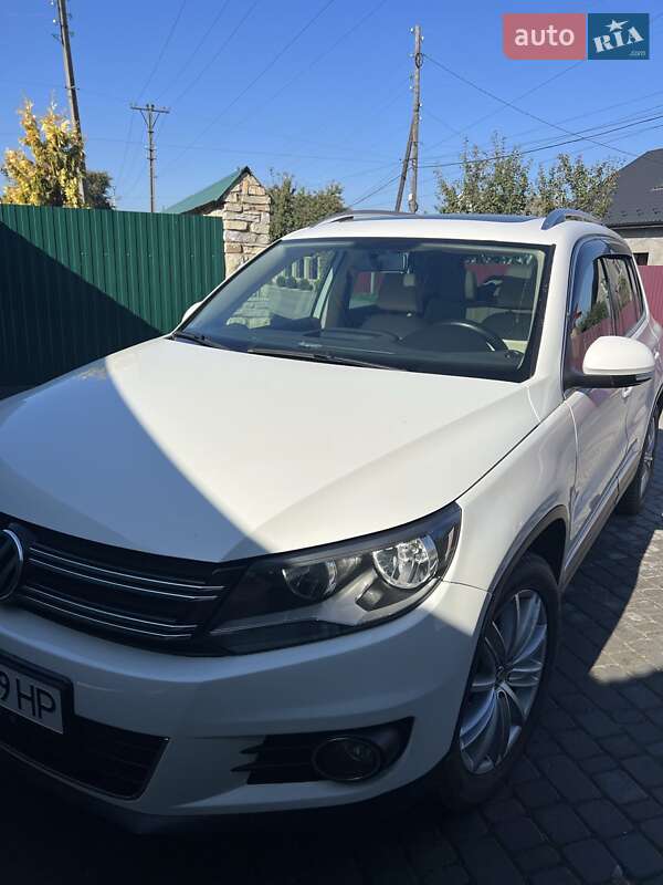 Внедорожник / Кроссовер Volkswagen Tiguan 2012 в Каменец-Подольском