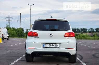 Позашляховик / Кросовер Volkswagen Tiguan 2016 в Рівному