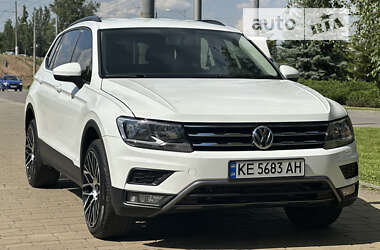 Позашляховик / Кросовер Volkswagen Tiguan 2017 в Дніпрі