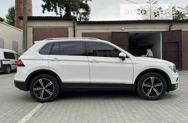 Внедорожник / Кроссовер Volkswagen Tiguan 2019 в Хмельницком