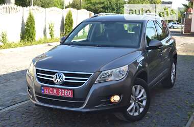 Позашляховик / Кросовер Volkswagen Tiguan 2010 в Золочеві