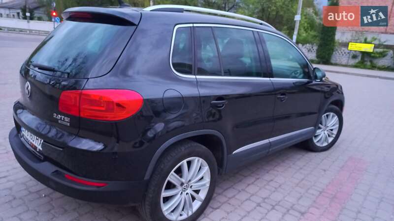 Внедорожник / Кроссовер Volkswagen Tiguan 2011 в Остроге