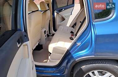 Внедорожник / Кроссовер Volkswagen Tiguan 2016 в Бурштыне