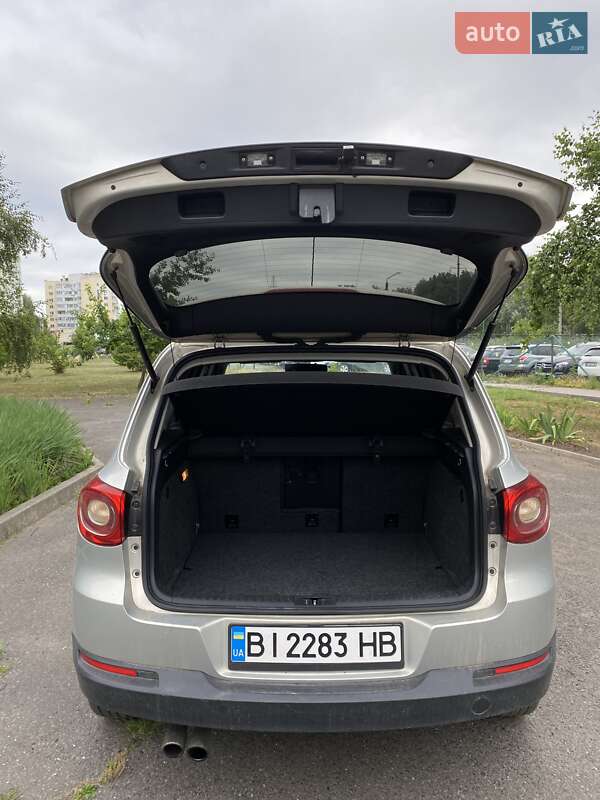 Внедорожник / Кроссовер Volkswagen Tiguan 2011 в Полтаве
