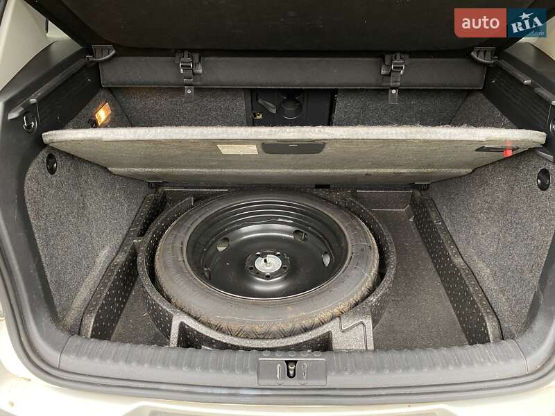 Внедорожник / Кроссовер Volkswagen Tiguan 2011 в Полтаве