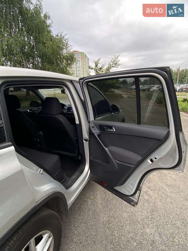 Внедорожник / Кроссовер Volkswagen Tiguan 2011 в Полтаве