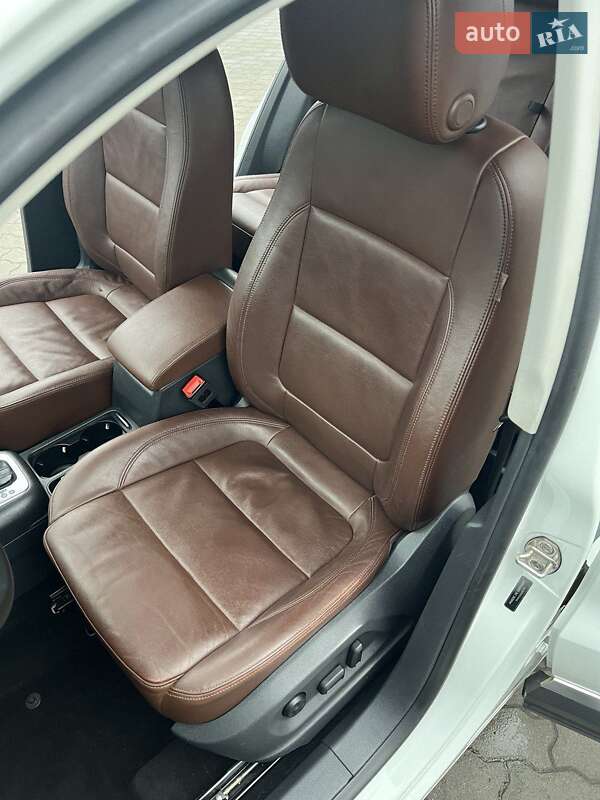 Внедорожник / Кроссовер Volkswagen Tiguan 2015 в Луцке