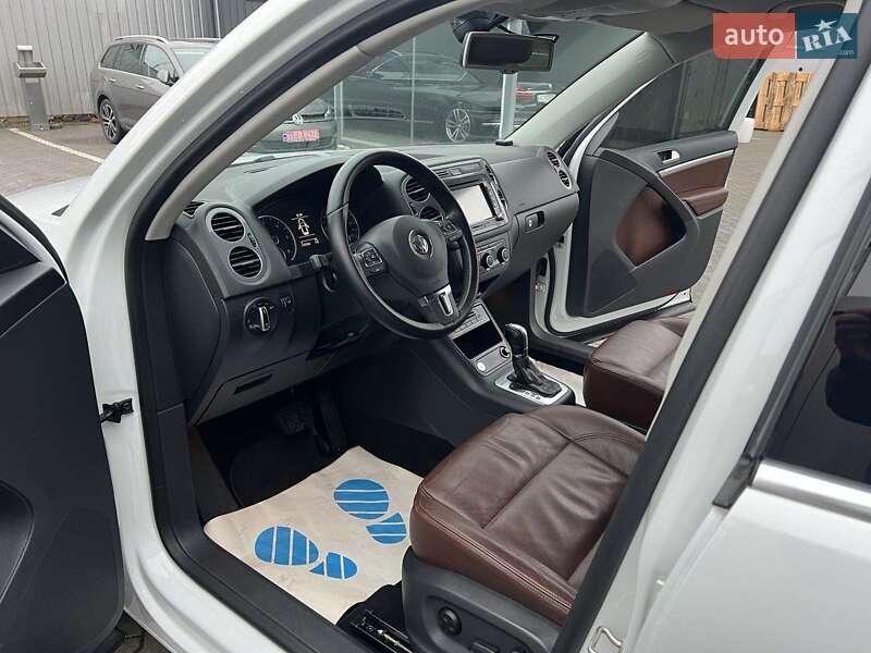 Внедорожник / Кроссовер Volkswagen Tiguan 2015 в Луцке