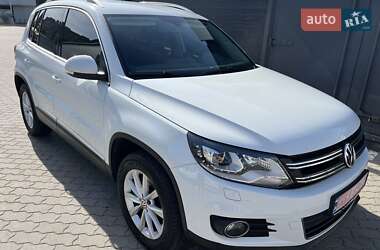 Внедорожник / Кроссовер Volkswagen Tiguan 2015 в Луцке