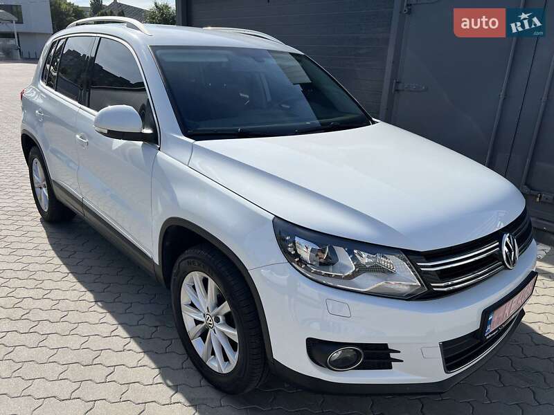 Внедорожник / Кроссовер Volkswagen Tiguan 2015 в Луцке