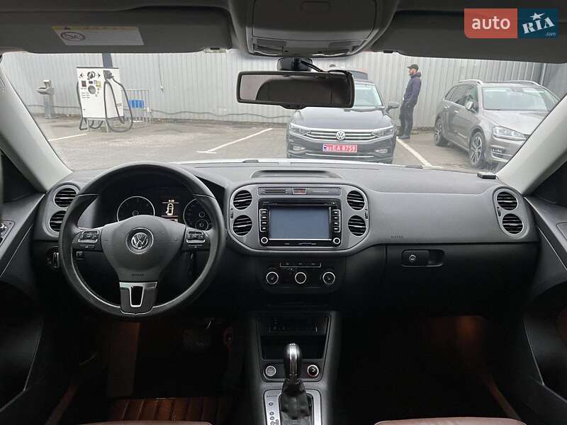 Внедорожник / Кроссовер Volkswagen Tiguan 2015 в Луцке