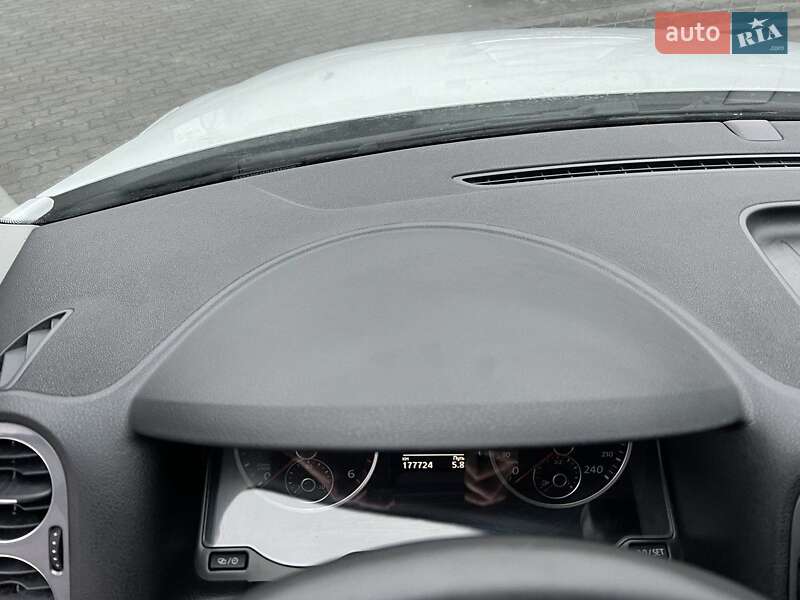 Внедорожник / Кроссовер Volkswagen Tiguan 2015 в Луцке