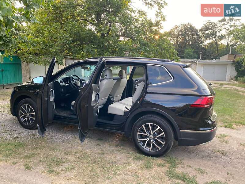 Внедорожник / Кроссовер Volkswagen Tiguan 2017 в Киеве