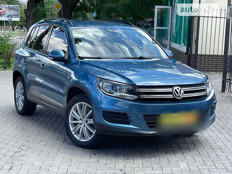 Внедорожник / Кроссовер Volkswagen Tiguan 2016 в Николаеве