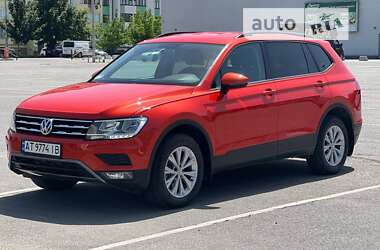 Внедорожник / Кроссовер Volkswagen Tiguan 2017 в Ивано-Франковске