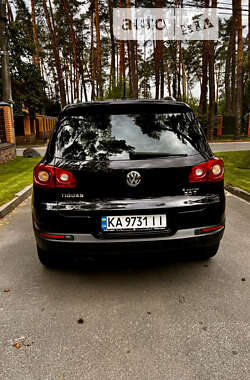 Внедорожник / Кроссовер Volkswagen Tiguan 2011 в Киеве