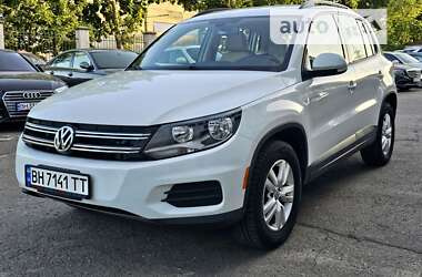 Позашляховик / Кросовер Volkswagen Tiguan 2016 в Одесі