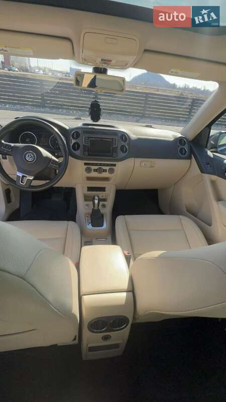 Внедорожник / Кроссовер Volkswagen Tiguan 2015 в Мукачево