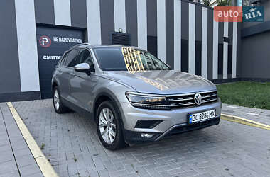 Внедорожник / Кроссовер Volkswagen Tiguan 2017 в 
