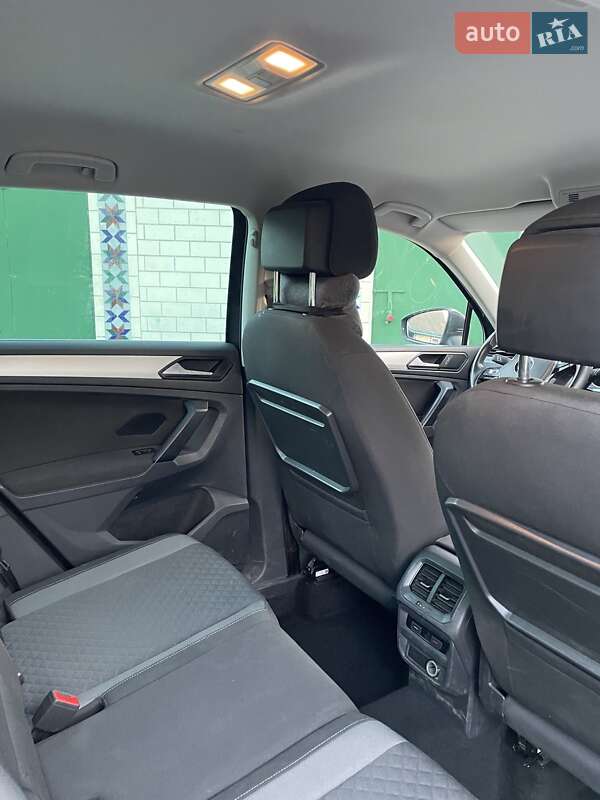 Внедорожник / Кроссовер Volkswagen Tiguan 2018 в Теофиполе