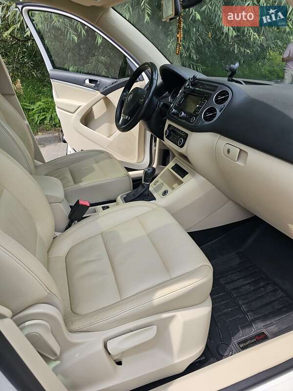 Внедорожник / Кроссовер Volkswagen Tiguan 2011 в Львове