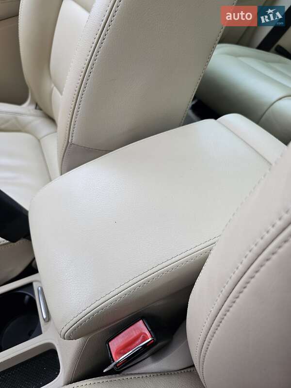 Внедорожник / Кроссовер Volkswagen Tiguan 2011 в Львове