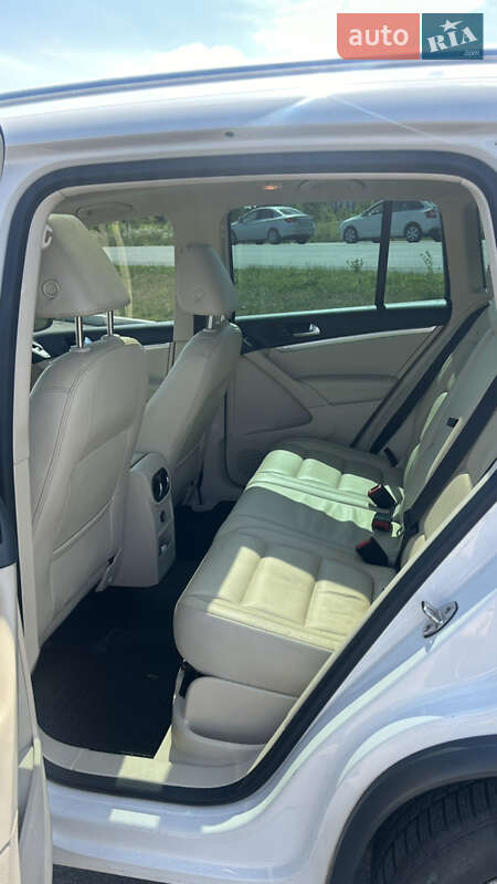 Внедорожник / Кроссовер Volkswagen Tiguan 2012 в Луцке