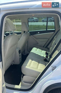 Внедорожник / Кроссовер Volkswagen Tiguan 2012 в 