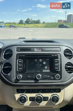 Внедорожник / Кроссовер Volkswagen Tiguan 2012 в 