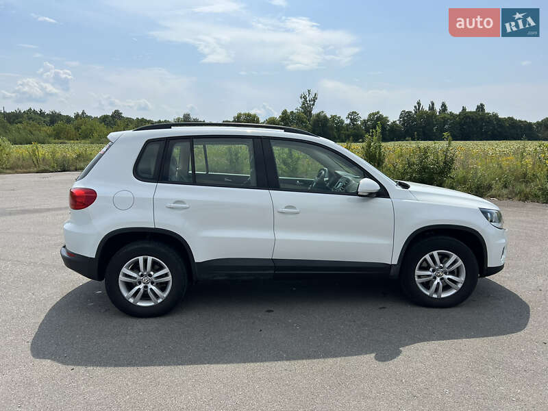 Позашляховик / Кросовер Volkswagen Tiguan 2015 в Ізяславі