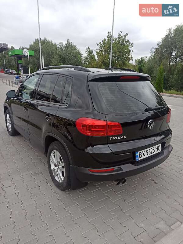 Позашляховик / Кросовер Volkswagen Tiguan 2016 в Хмельницькому