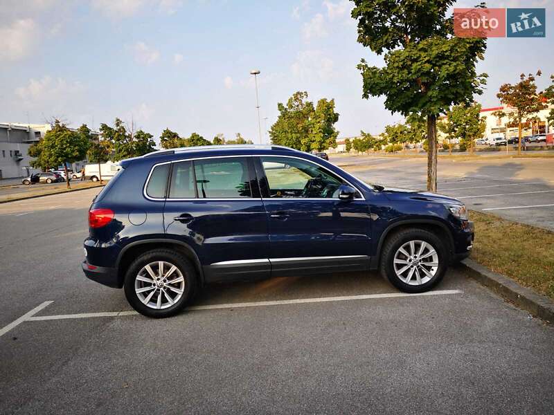 Внедорожник / Кроссовер Volkswagen Tiguan 2012 в Киеве